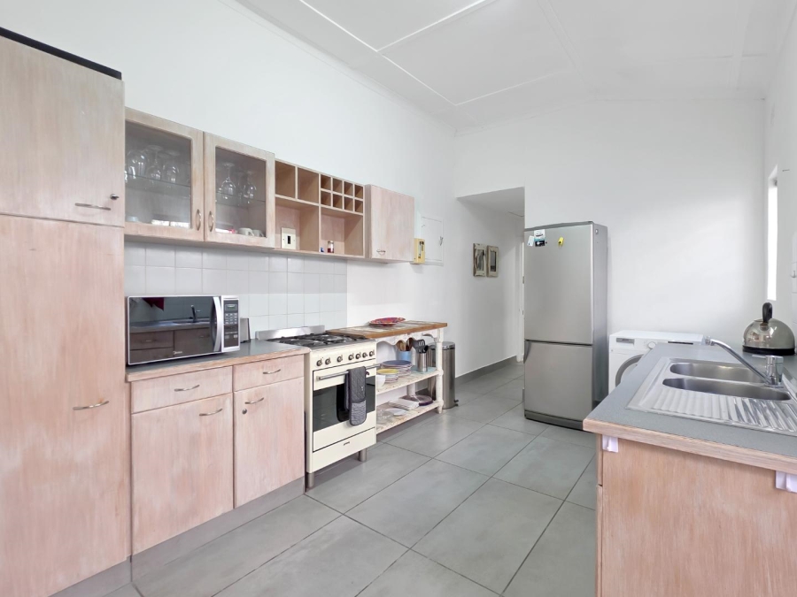 To Let 2 Bedroom Property for Rent in Zonnebloem Western Cape